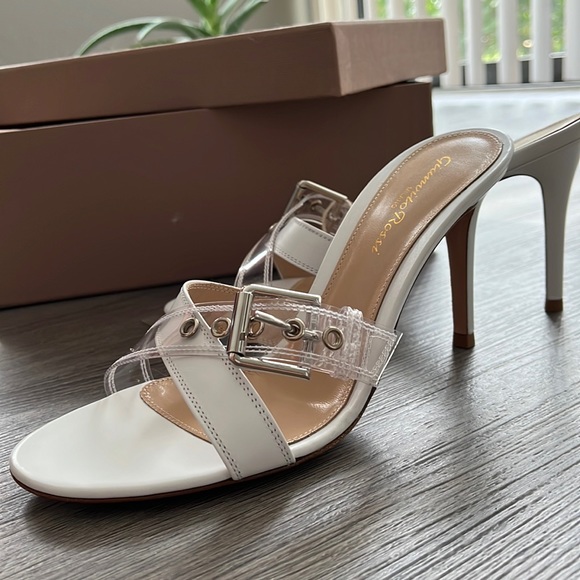 White heels - Picture 1 of 11